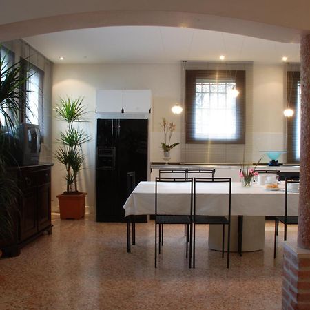 Locazione Turistica Joyful Padova Hotel Bagian luar foto