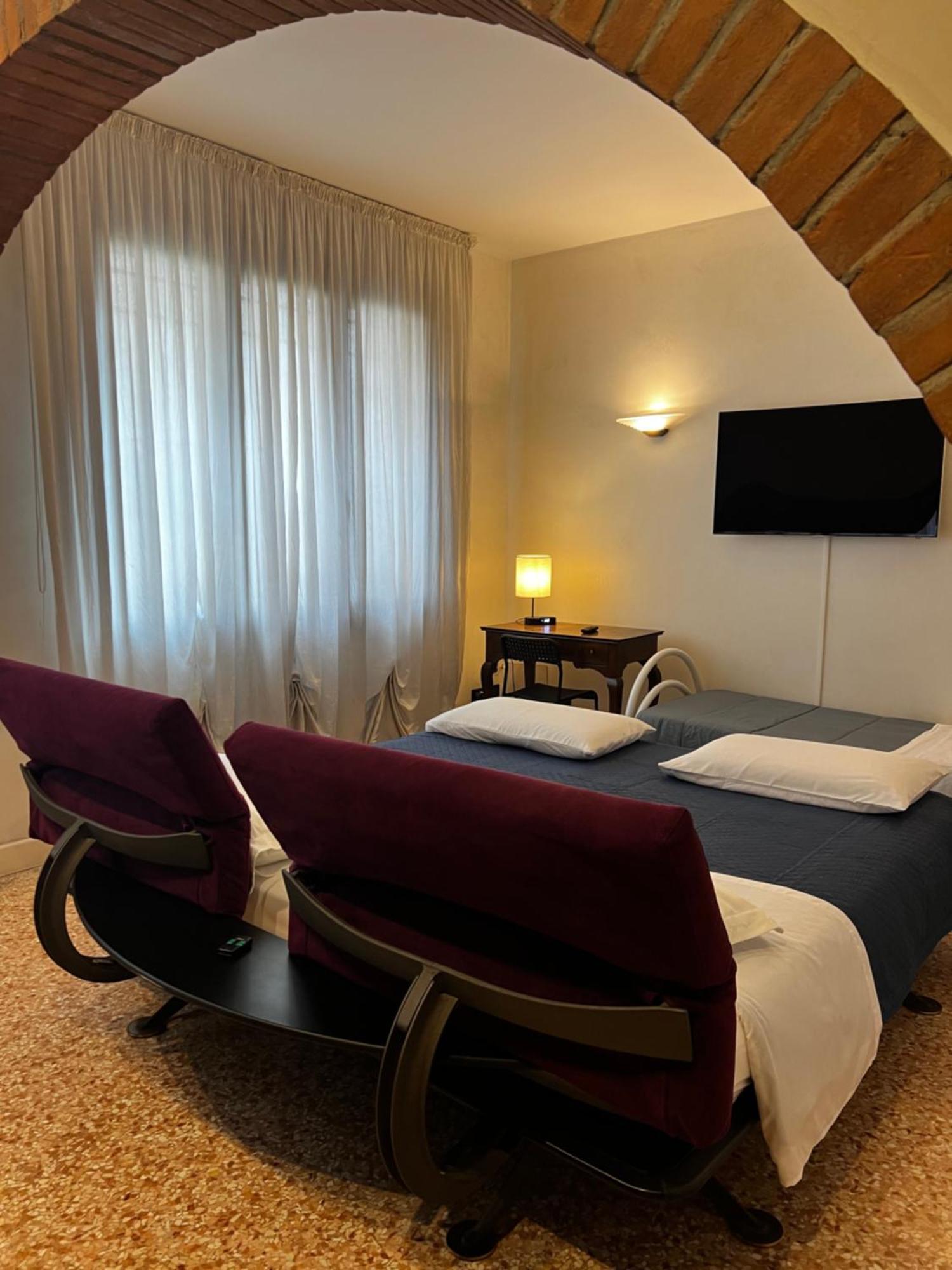 Locazione Turistica Joyful Padova Hotel Bagian luar foto